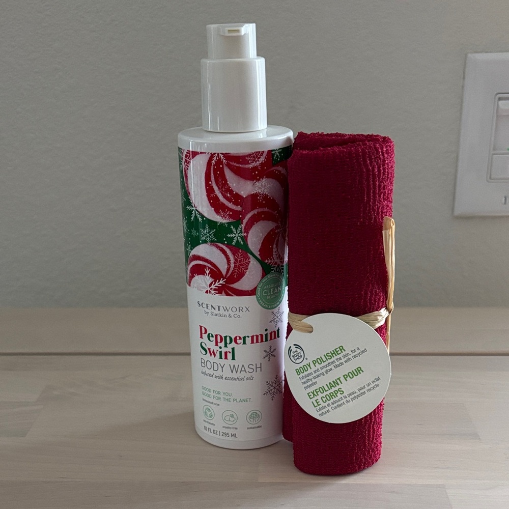 SCENTWORX Peppermint Swirl Body Wash & The Body Shop Body Polisher cloth